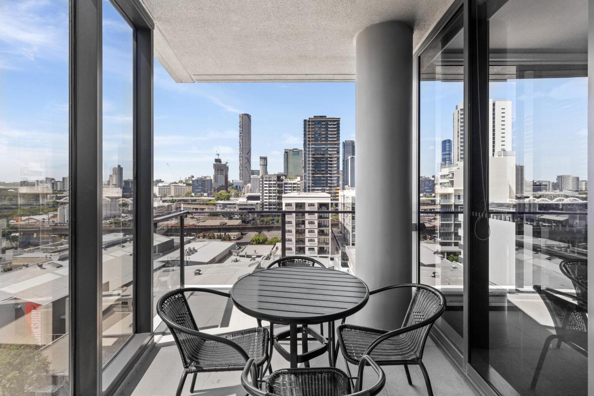 Brisbane One Apartments By Cllix Exterior photo